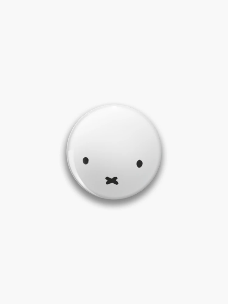 Aperçu 1 sur 3. Badge avec l'œuvre miffy :3 créée et vendue par mango-milk.