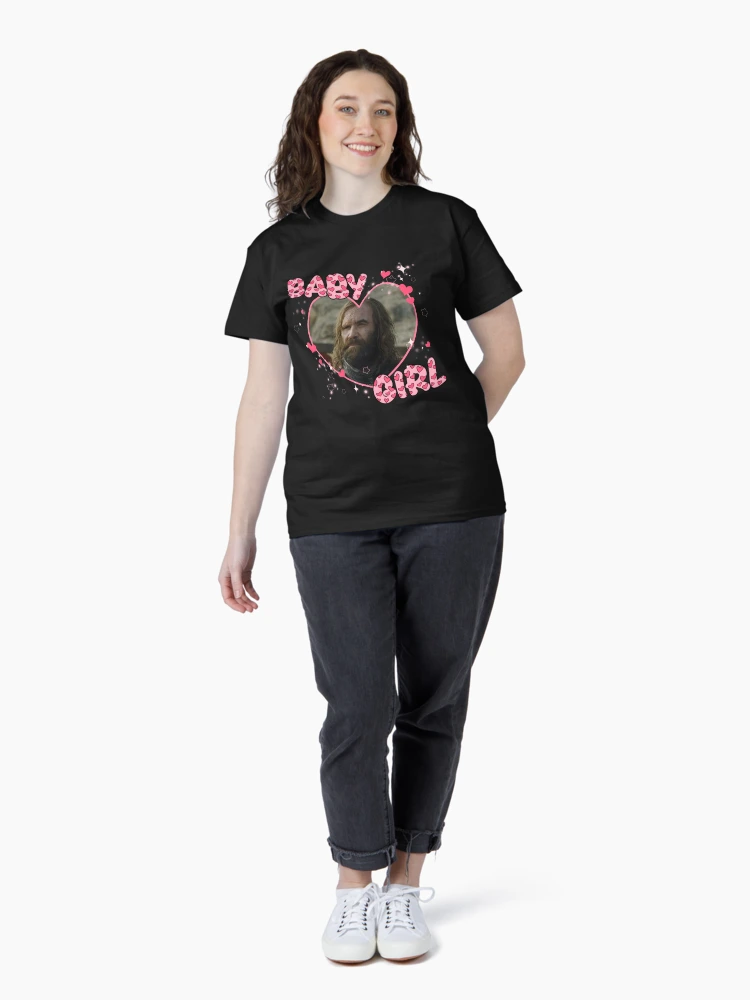 Imagen 4 de 7, Camiseta clásica con la obra Niña Sandor, diseñada y vendida por STAYOKJACK.