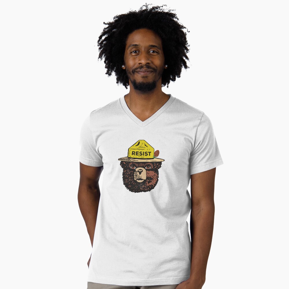 Artikel-Vorschau von T-Shirt mit V-Ausschnitt, designt und verkauft von MisterrAB.