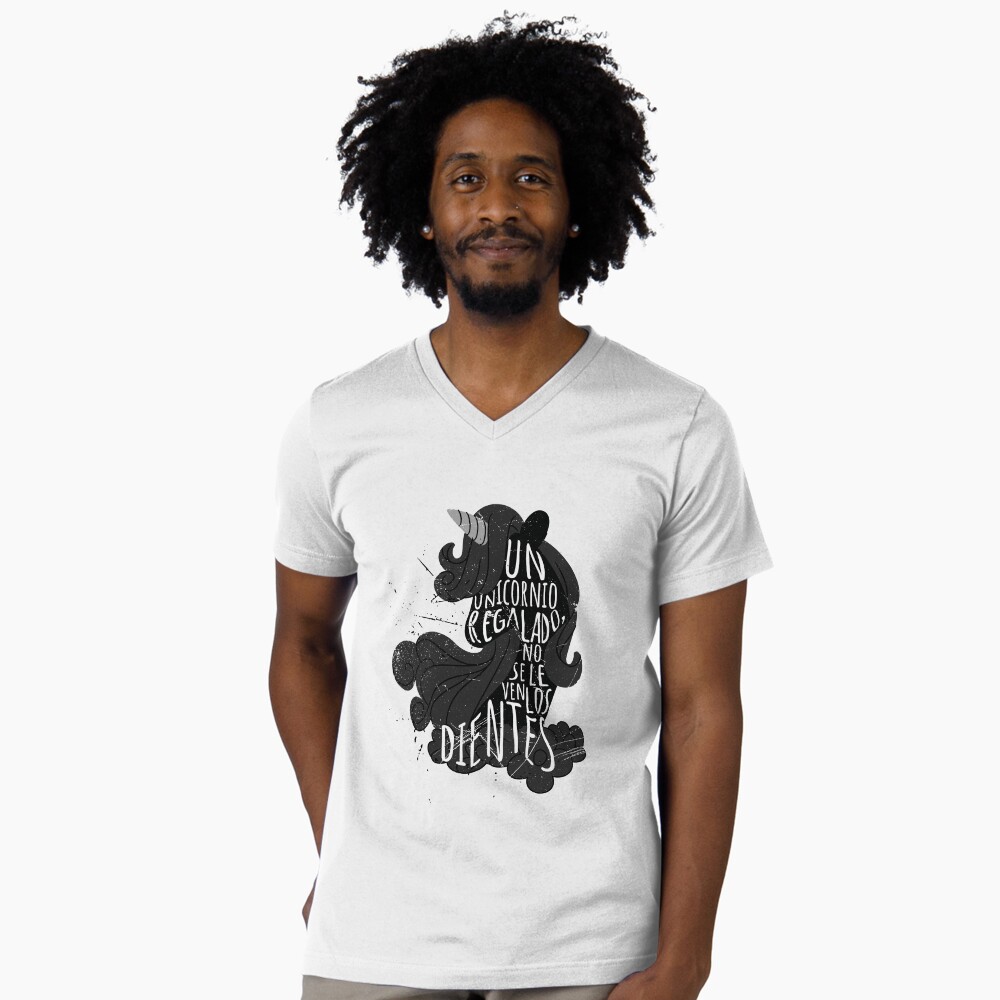 Vista previa del artículo con la obra «Camiseta de cuello en V», diseñado y vendido por BlueRockDesigns.