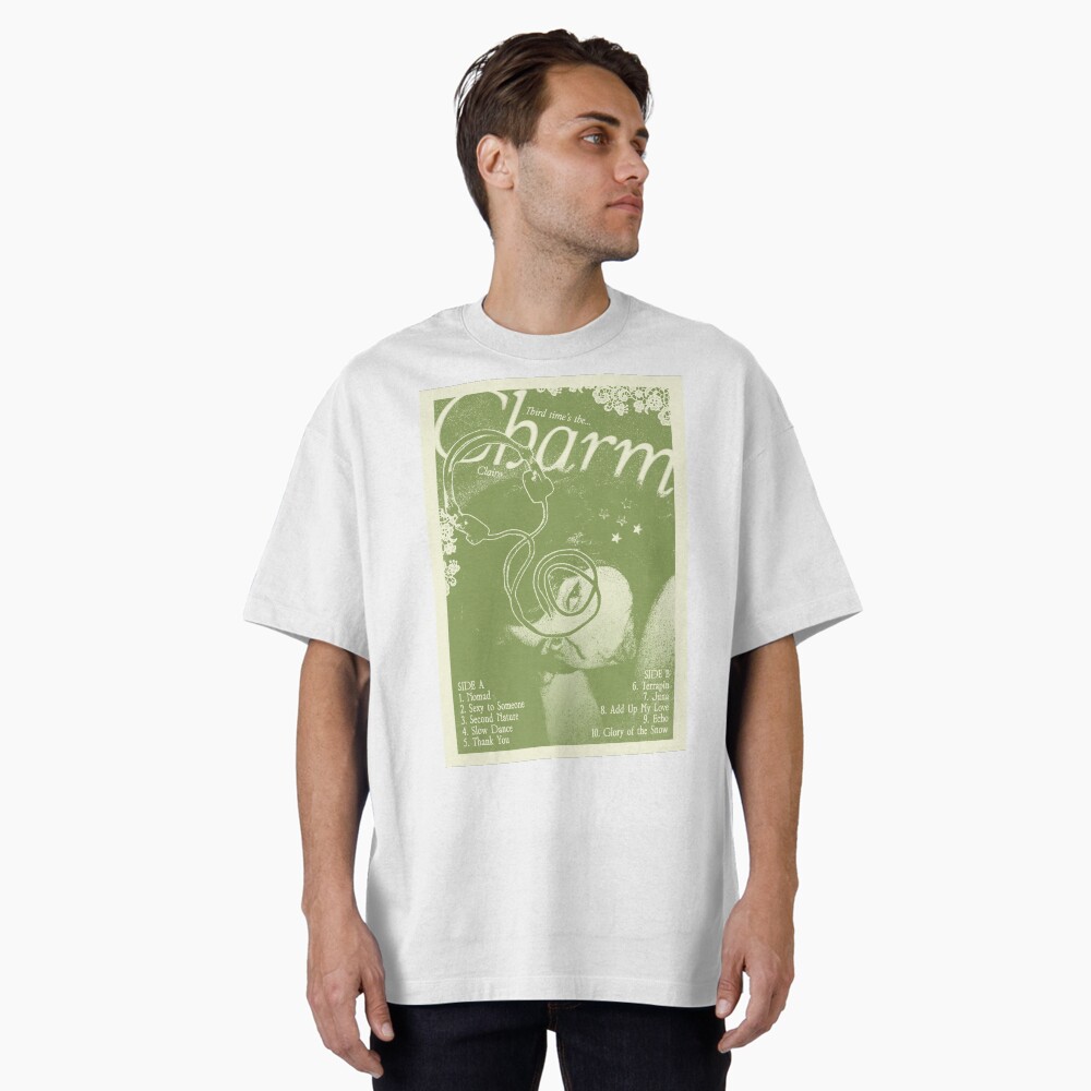 Vista previa del artículo con la obra «Camiseta oversize», diseñado y vendido por Velvet Print.