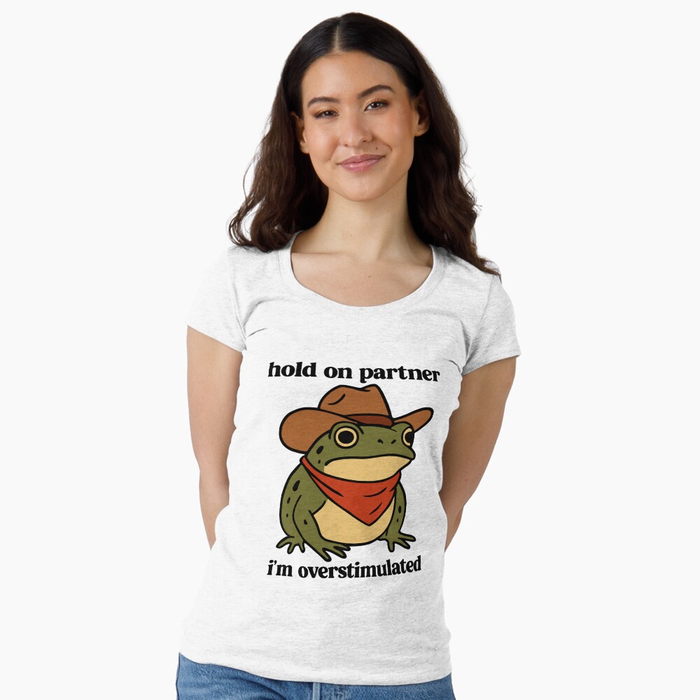 Vista previa del artículo con la obra «Camiseta entallada de cuello ancho», diseñado y vendido por Migdaliala.