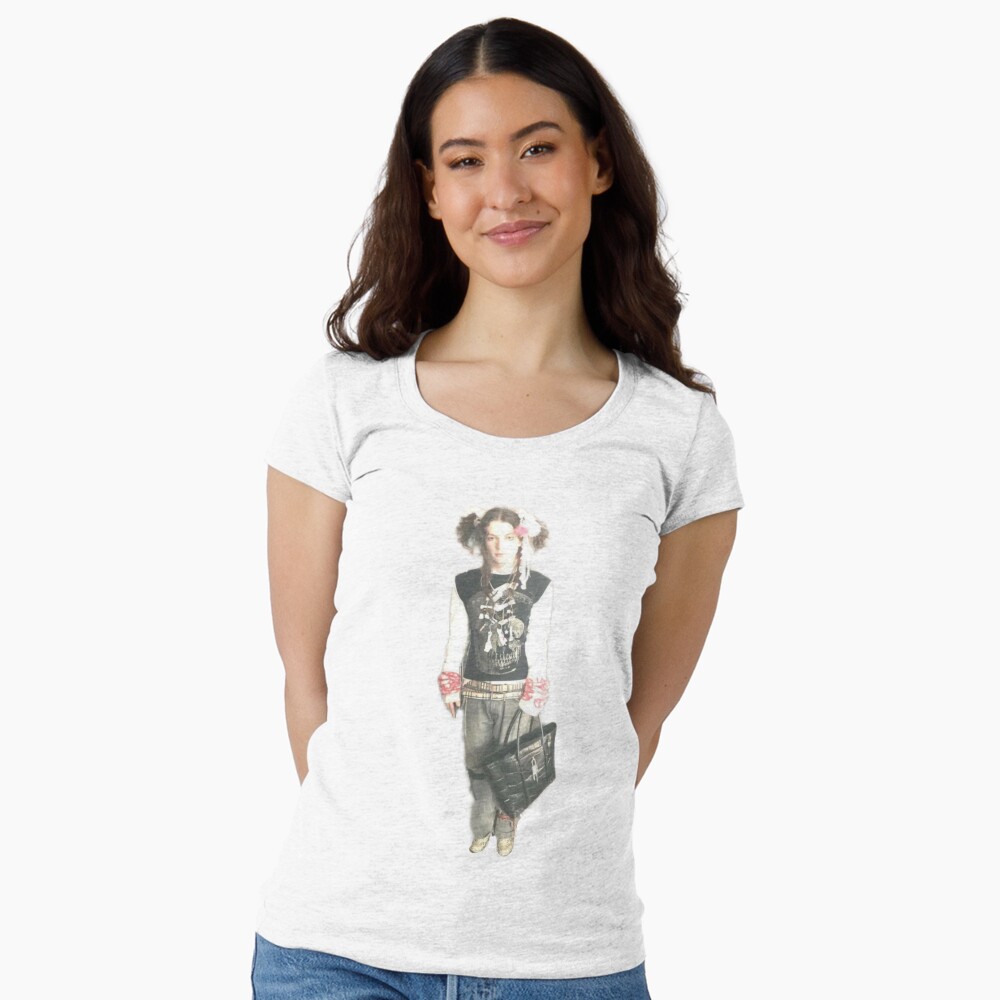 Aperçu de l'œuvre T-shirt échancré créée et vendue par lesson.wound.
