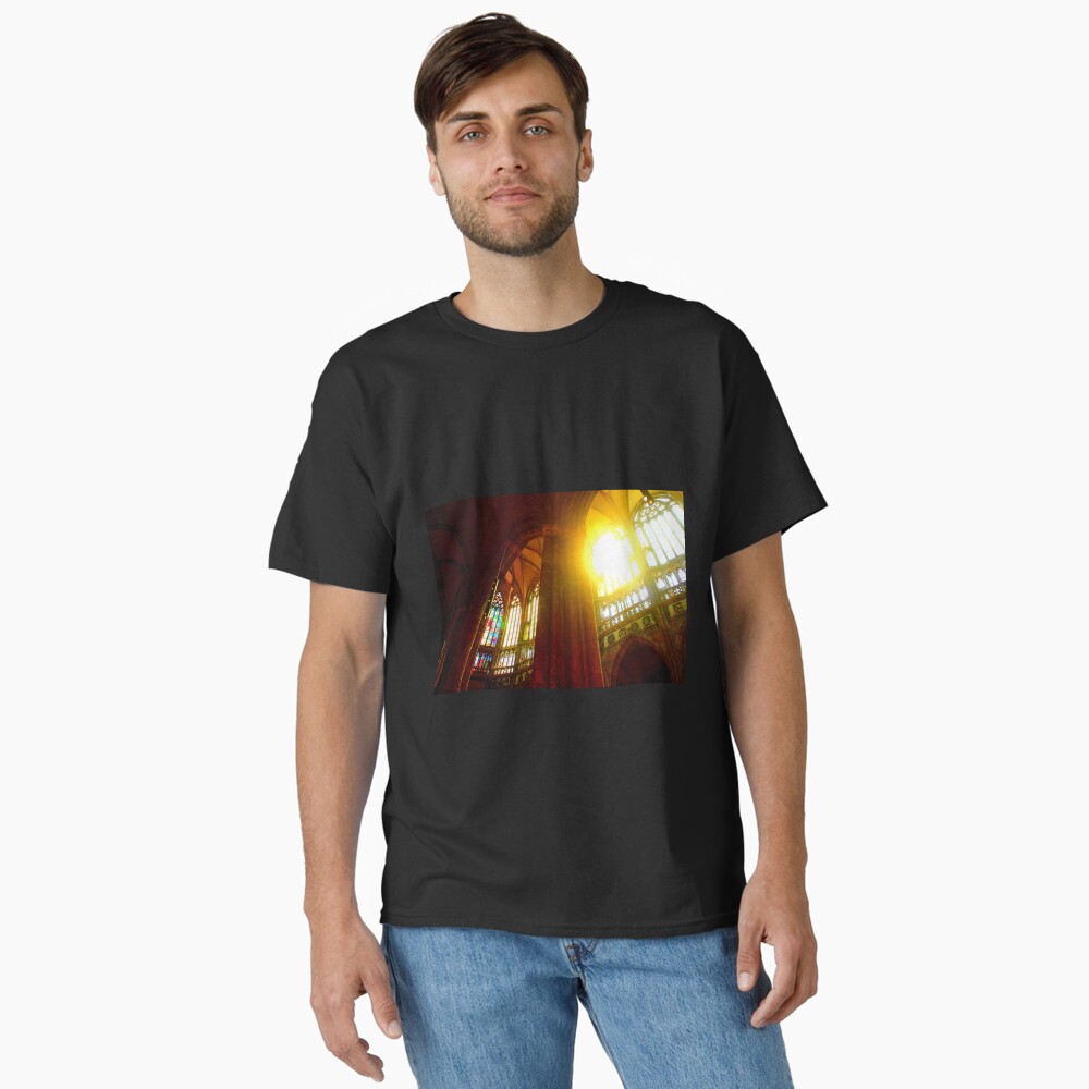 Vista previa del artículo con la obra «Camiseta clásica», diseñado y vendido por Kristina Drozd.