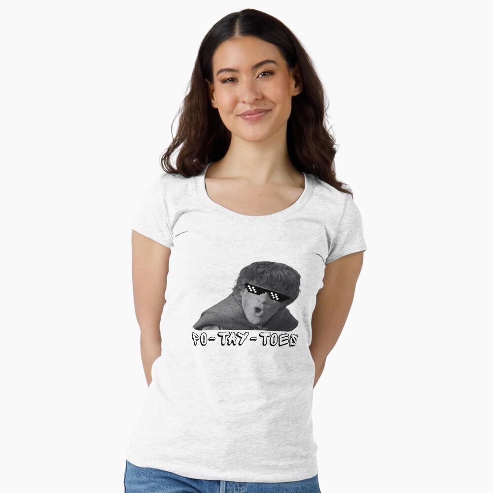 Aperçu de l'œuvre T-shirt échancré créée et vendue par RollForDesignCo.