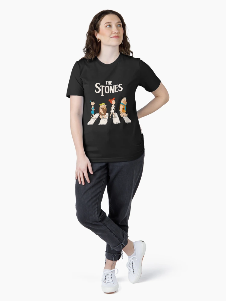 Aperçu 4 sur 7. T-shirt essentiel avec l'œuvre Les Pierres créée et vendue par wooramsol.