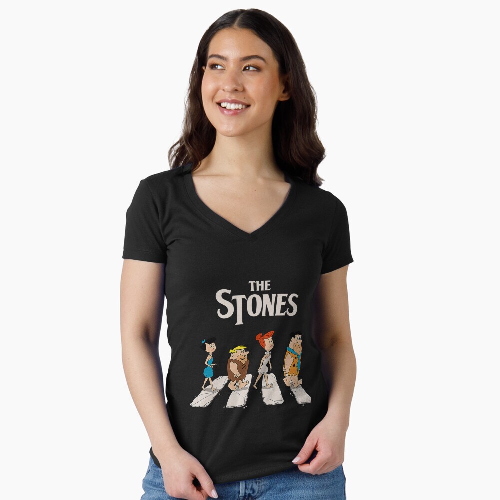 Aperçu de l'œuvre T-shirt moulant col V créée et vendue par wooramsol.