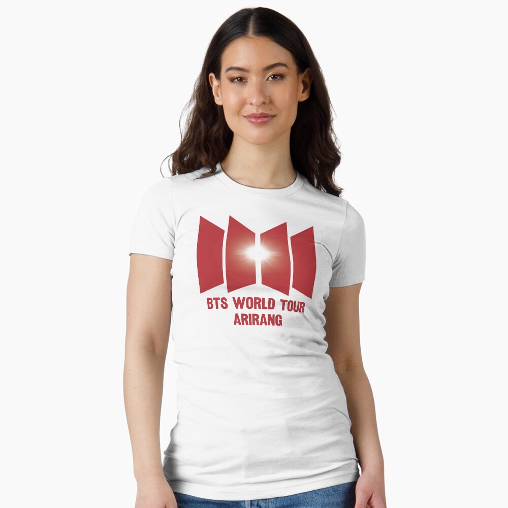 Aperçu de l'œuvre T-shirt moulant créée et vendue par EunsooLee.
