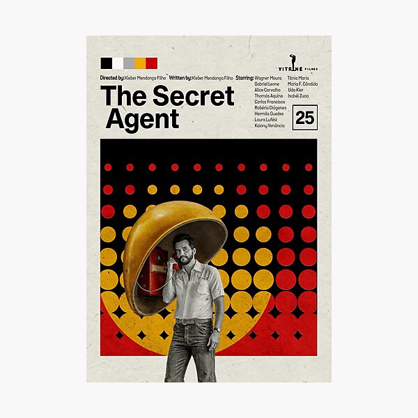 Artikelvorschau, Filmplakat „Der Geheimagent“ | Kunstdruck des brasilianischen Kinos | Minimalistisches Design für einen Politthriller entworfen und verkauft von A Film I Once Saw.