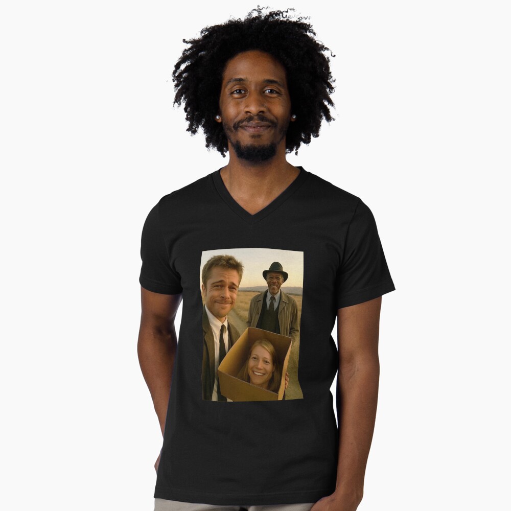 Aperçu de l'œuvre T-shirt col V créée et vendue par T-Shopx.