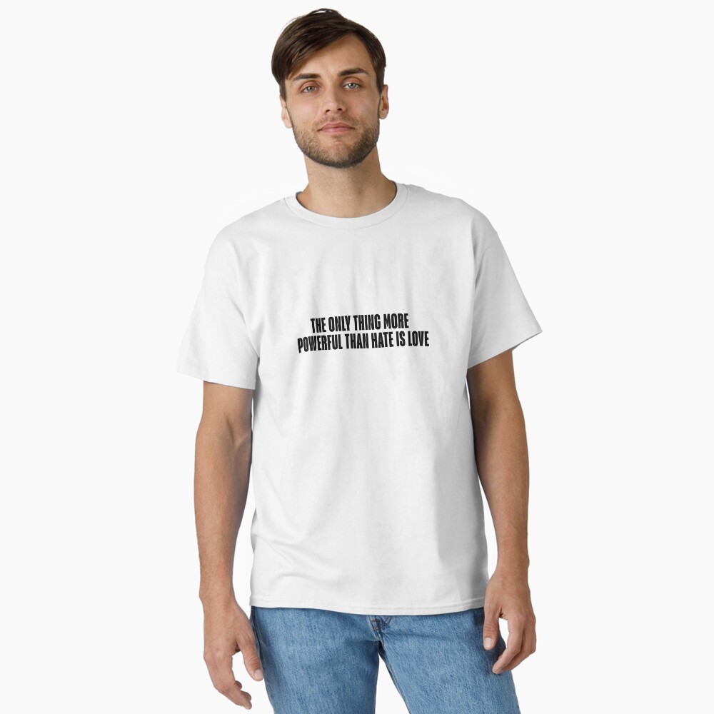 Aperçu de l'œuvre T-shirt classique créée et vendue par MaeleaTan.