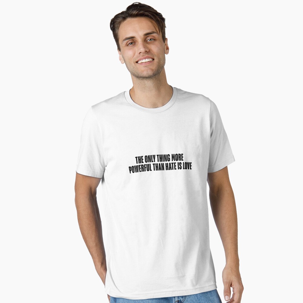 Aperçu de l'œuvre T-shirt essentiel créée et vendue par MaeleaTan.
