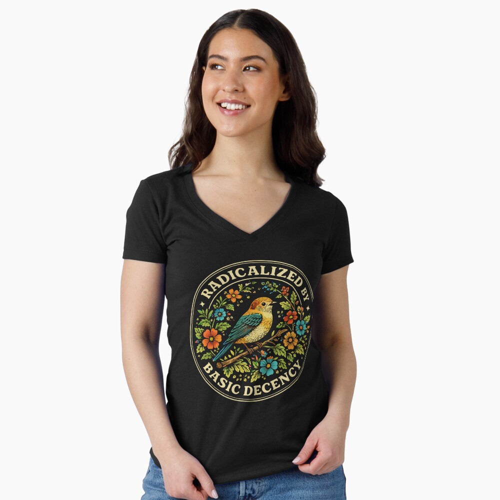 Aperçu de l'œuvre T-shirt moulant col V créée et vendue par will freed18.