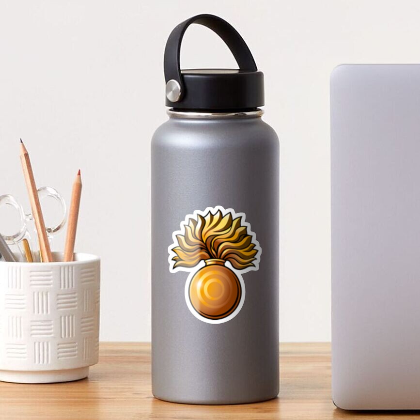 Aperçu de l'œuvre Sticker fini brillant créée et vendue par Bootneckstore.