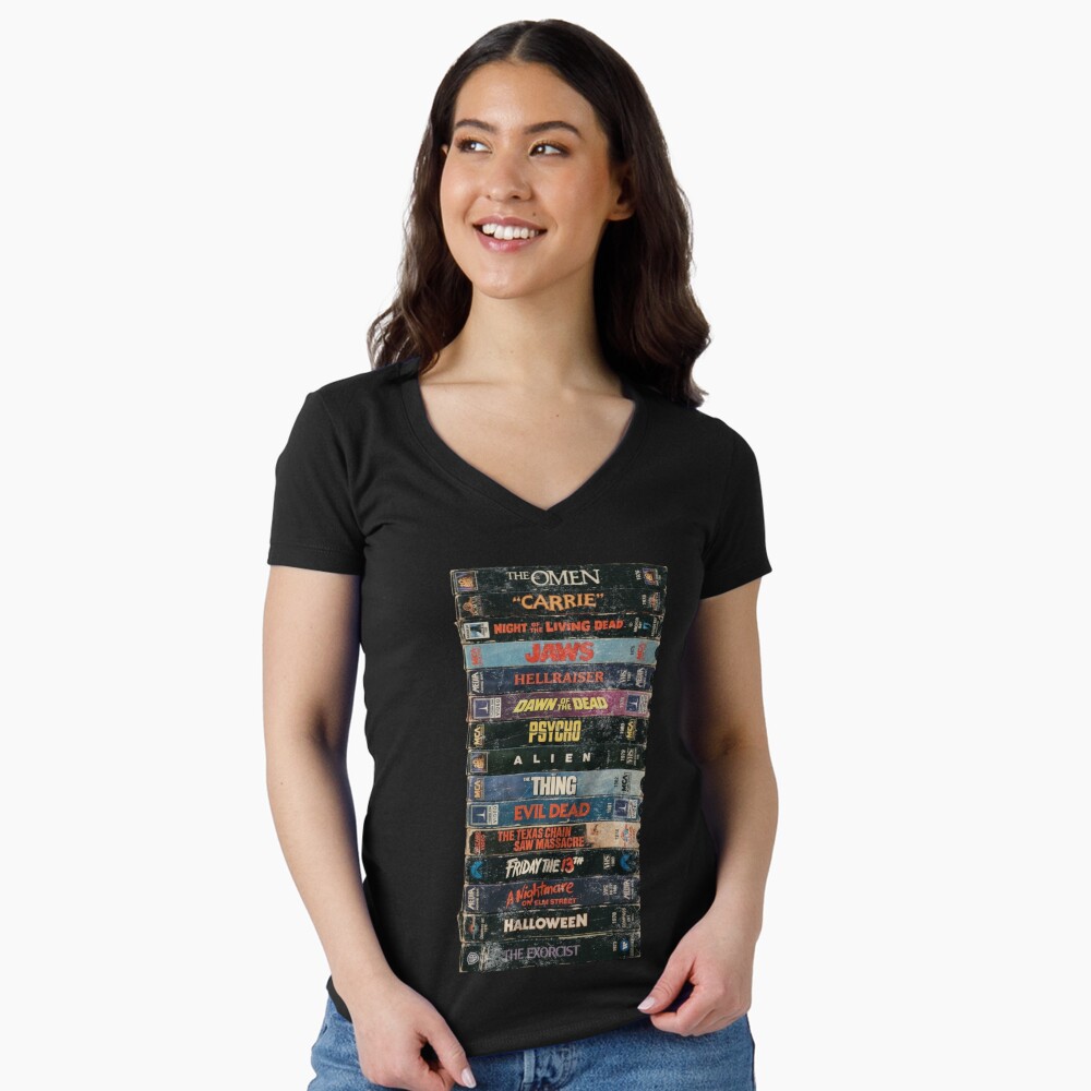Aperçu de l'œuvre T-shirt moulant col V créée et vendue par codeEapparel.