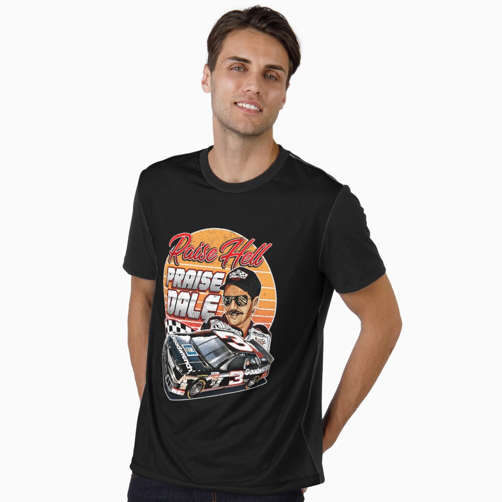 Vista previa del artículo con la obra «Camiseta gráfica», diseñado y vendido por gundix.