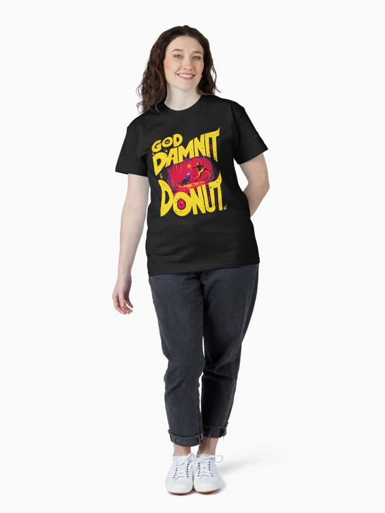 Imagen 4 de 7, Camiseta clásica con la obra Carl, el explorador de mazmorras, diseñada y vendida por Frizz-Nie.
