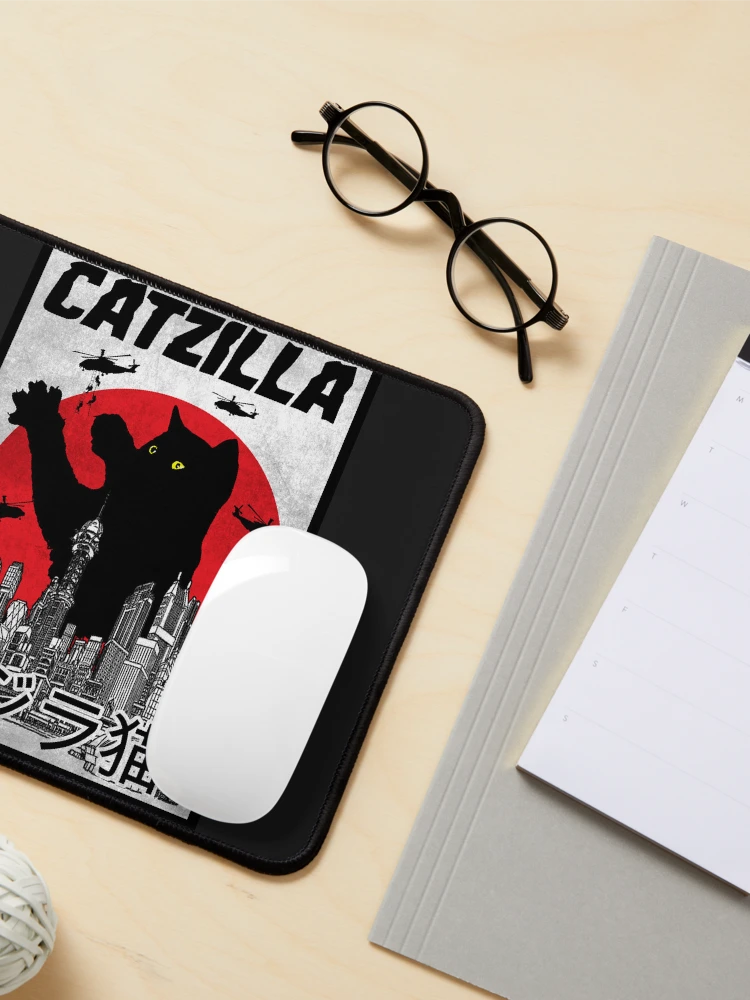 Imagen 3 de 5, Alfombrilla de ratón con la obra Catzilla, diseñada y vendida por Le-Freak.