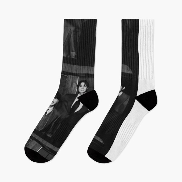 Aperçu de l'œuvre Collage de costumes vintage BTS en noir et blanc créée et vendue par Mooncreates7.