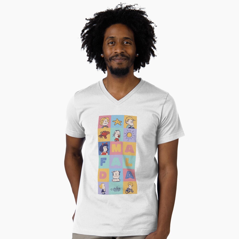 Vista previa del artículo con la obra «Camiseta de cuello en V», diseñado y vendido por Elia Moon.