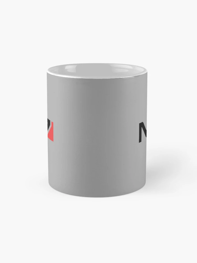 Imagen 4 de 6, Taza de café con la obra Señal N7 de Mass Effect, diseñada y vendida por TimmysToms.