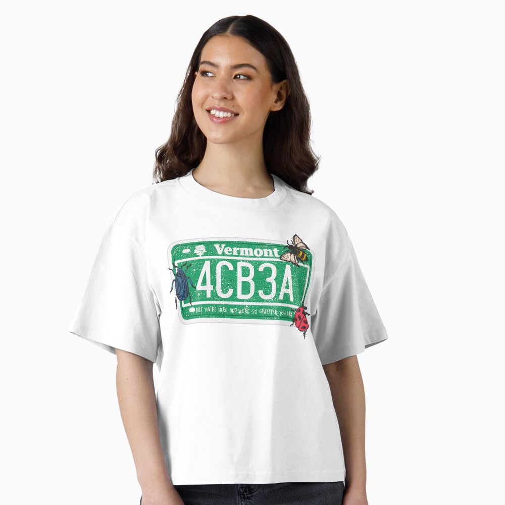 Aperçu de l'œuvre T-shirt boxy créée et vendue par Cale Design Co..