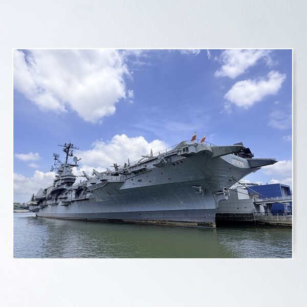 Aperçu de l'œuvre Porte-avions USS Intrepid créée et vendue par Ifcitiesdesign.