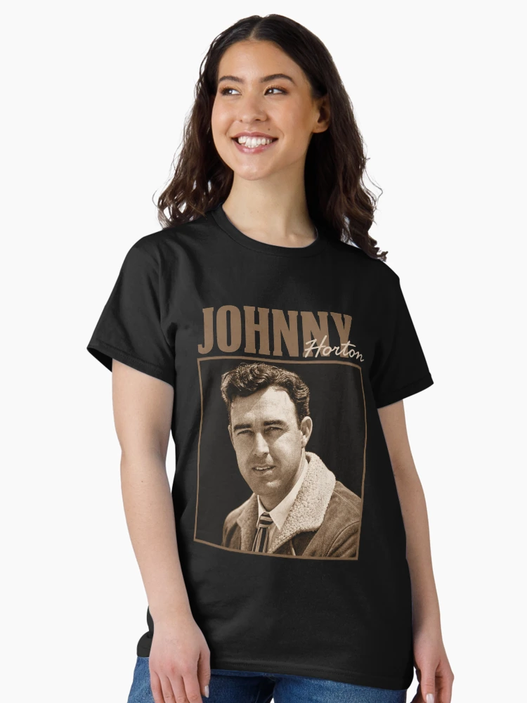 Aperçu 3 sur 7. T-shirt classique avec l'œuvre Johnny Horton créée et vendue par VerdePlantTees.