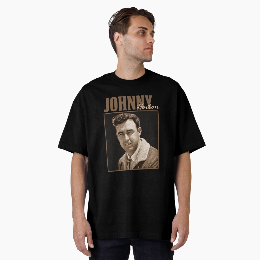 Aperçu de l'œuvre T-shirt oversize créée et vendue par VerdePlantTees.