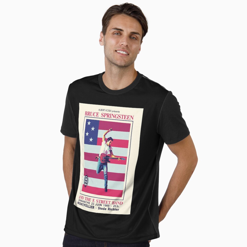 Vista previa del artículo con la obra «Camiseta gráfica», diseñado y vendido por raymullenArt.