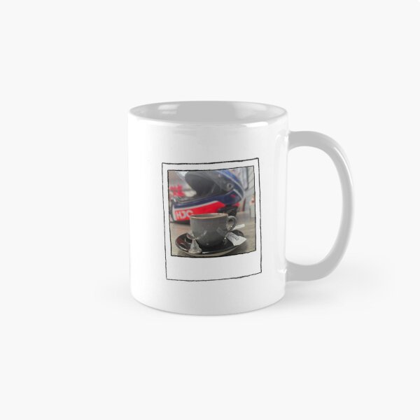 Aperçu de l'œuvre Casque de moto et café sur une photo Polaroid créée et vendue par melmel58.