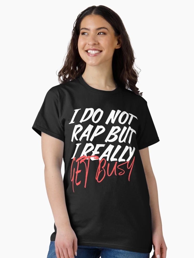 Aperçu 3 sur 7. T-shirt classique avec l'œuvre 26AR AU TRAVAIL créée et vendue par Folkdude.