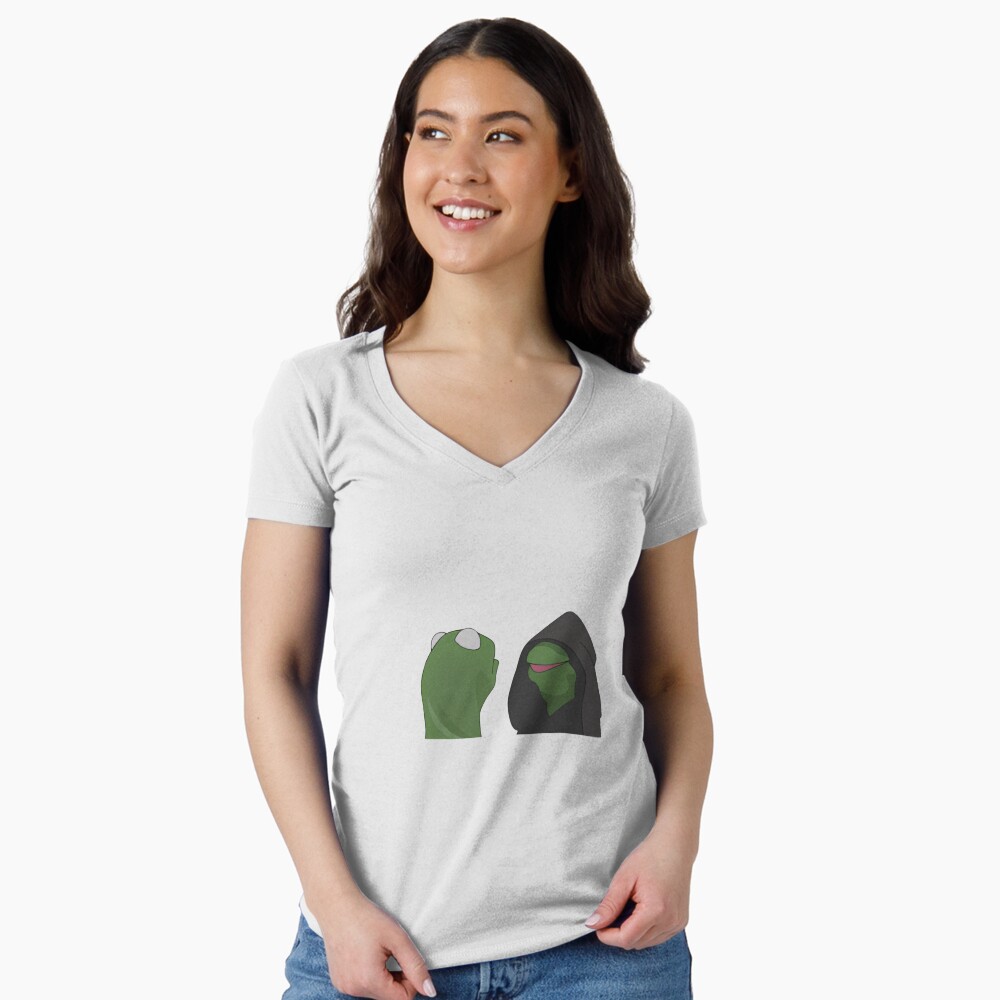 Aperçu de l'œuvre T-shirt moulant col V créée et vendue par conradnoel.