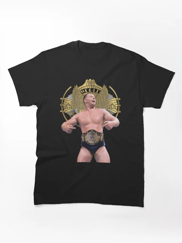 Aperçu 1 sur 7. T-shirt classique avec l'œuvre Bob Backlund Aigle ailé créée et vendue par WretroMania.
