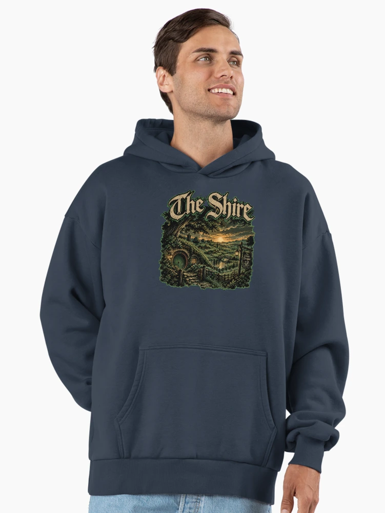 Imagen 2 de 6, Sudadera con capucha oversize prémium con la obra La tierra de la Comarca, diseñada y vendida por Strale25kv.