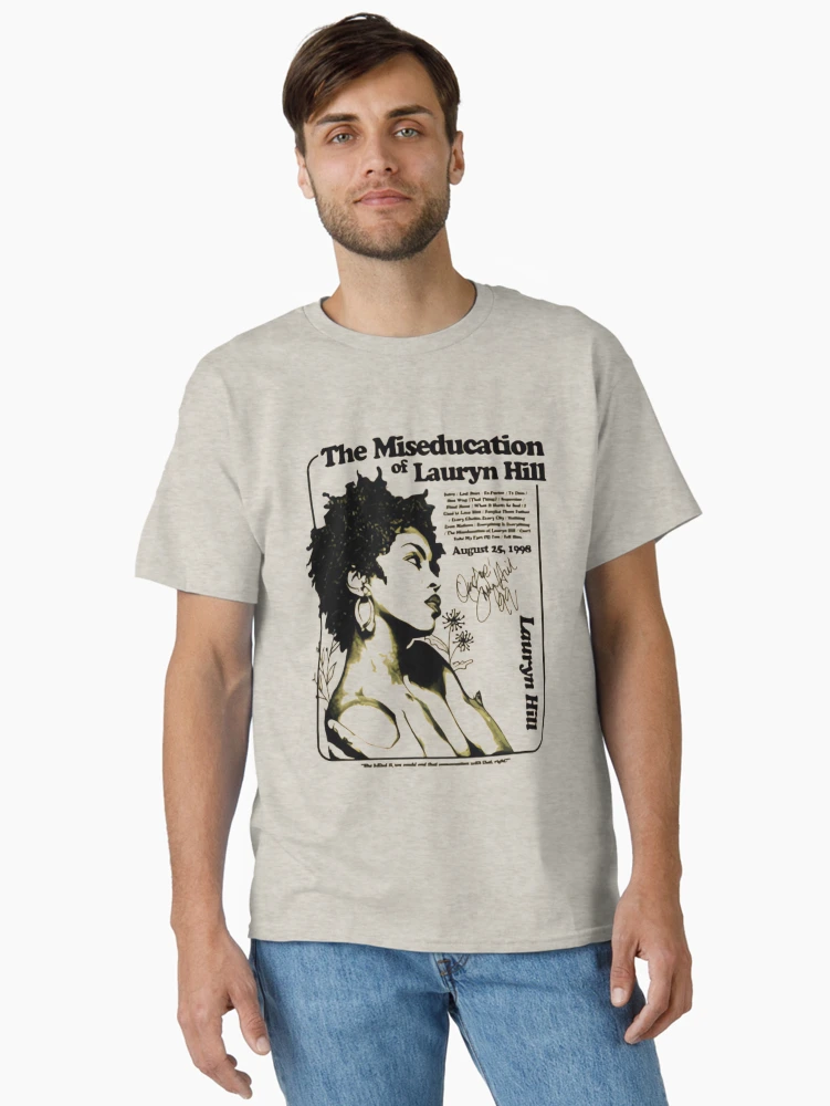 Aperçu 2 sur 7. T-shirt classique avec l'œuvre La Miseducation de Lauryn Hill créée et vendue par Velmoraq.