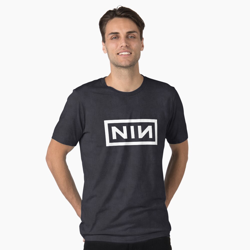 Aperçu de l'œuvre T-shirt délavé vintage créée et vendue par daniellepopp.