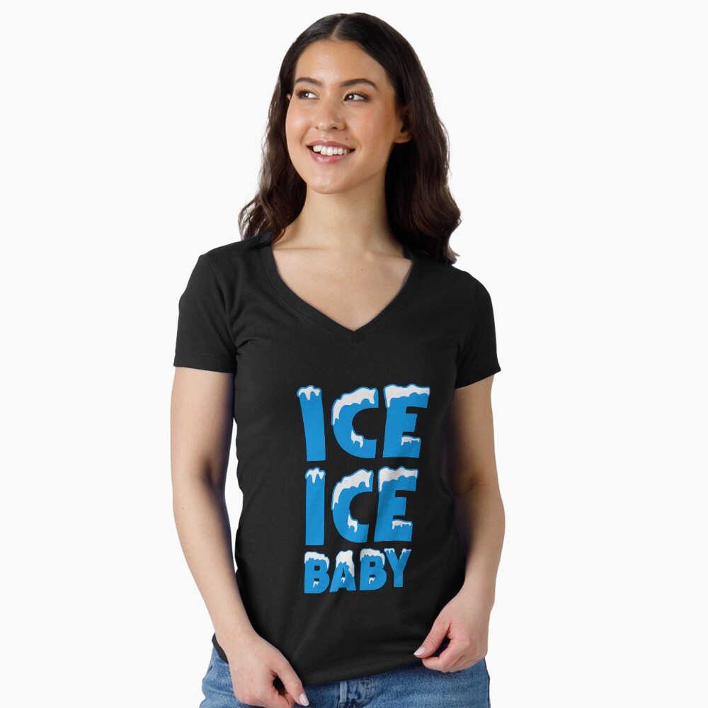 Aperçu de l'œuvre T-shirt moulant col V créée et vendue par Urlan.