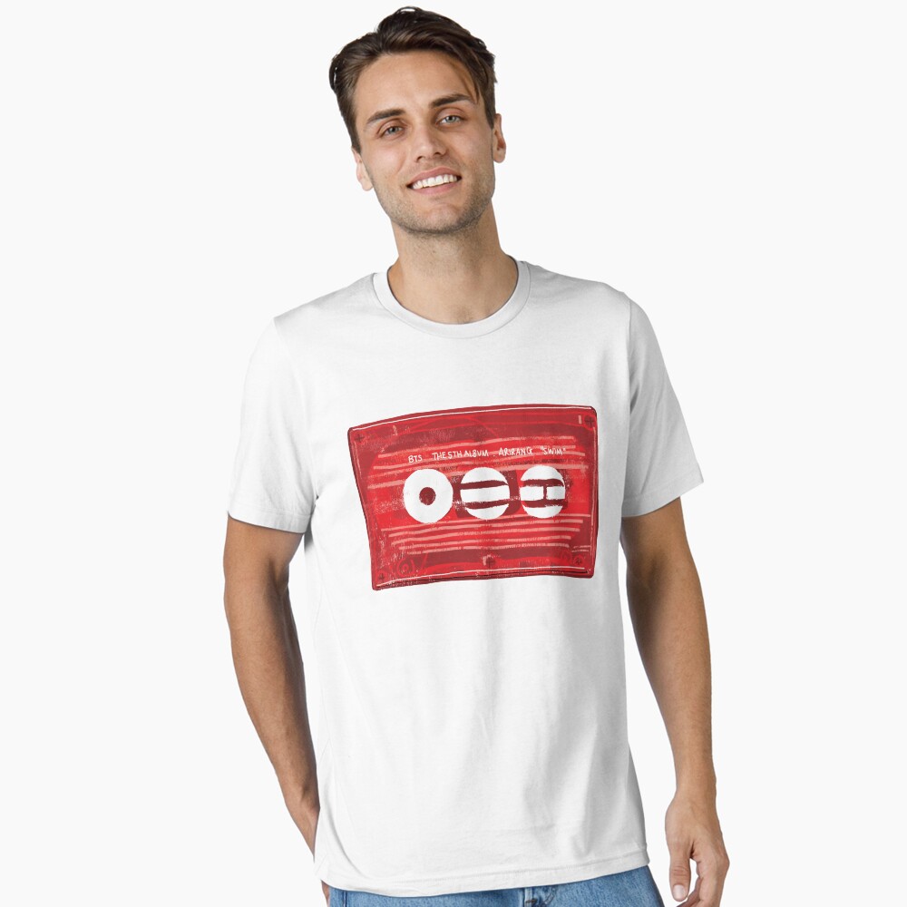 Vista previa del artículo con la obra «Camiseta esencial», diseñado y vendido por LetsBoxThat.