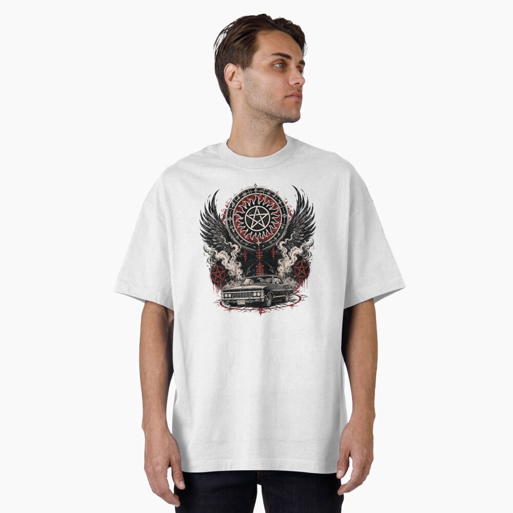 Aperçu de l'œuvre T-shirt oversize créée et vendue par AsotenDesigns.