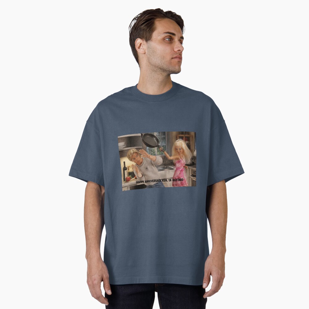 Aperçu de l'œuvre T-shirt oversize créée et vendue par Halifaxartguy.