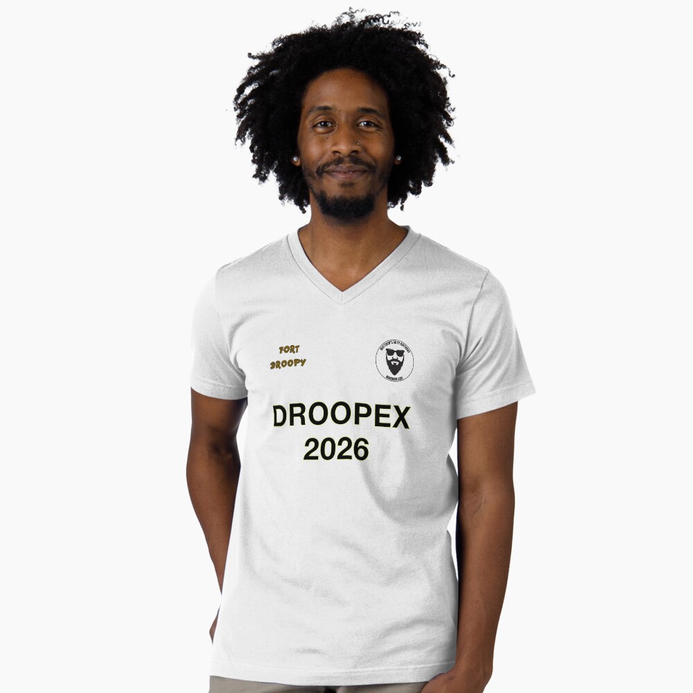Vista previa del artículo con la obra «Camiseta de cuello en V», diseñado y vendido por deegs78.