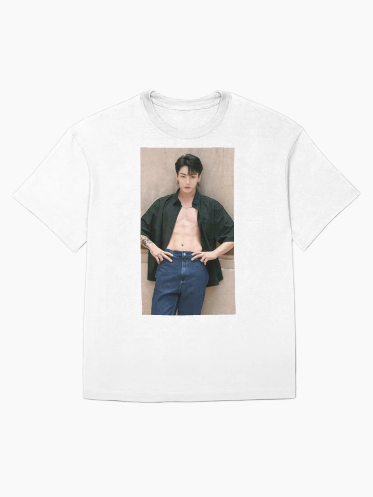 Imagen 1 de 7, Camiseta oversize con la obra Abdominales calientes de Jungkook BTS | Mercancía de Jungkook | Jungkook en vivo | Gira mundial de Arirang 2026, diseñada y vendida por TeenLake.