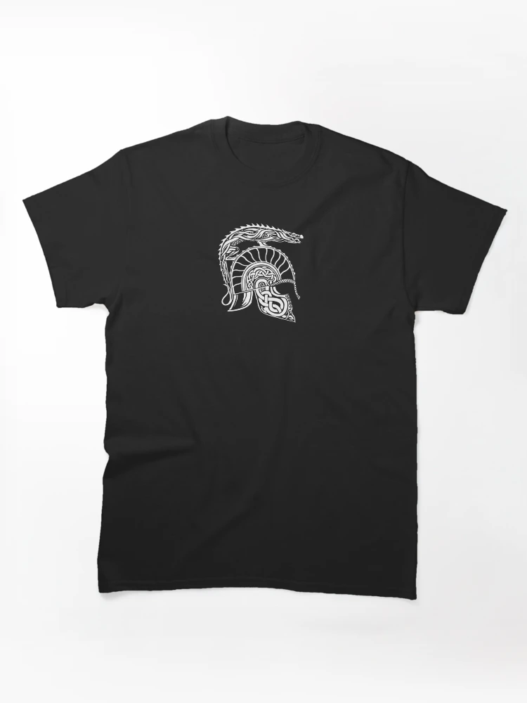 Aperçu 1 sur 7. T-shirt classique avec l'œuvre Casque des Enfants de Hurin (blanc) créée et vendue par allyosaugh.