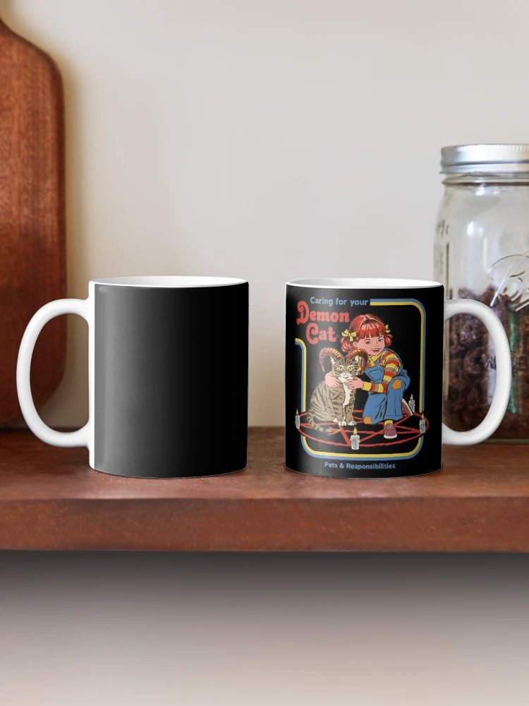 Imagen 2 de 6, Taza de café con la obra pero ese gatito fue engendrado en lo profundo de los fuegos del infierno, diseñada y vendida por Steven Rhodes.