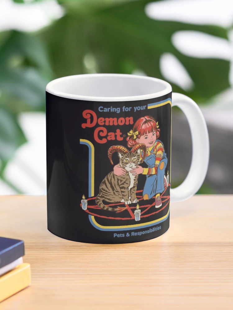 Imagen 1 de 6, Taza de café con la obra pero ese gatito fue engendrado en lo profundo de los fuegos del infierno, diseñada y vendida por Steven Rhodes.