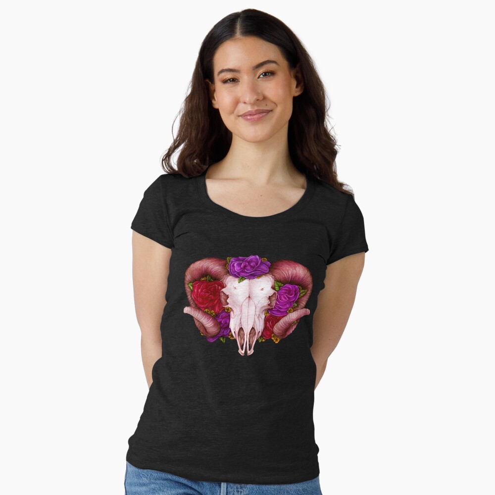 Aperçu de l'œuvre T-shirt échancré créée et vendue par E Moss.
