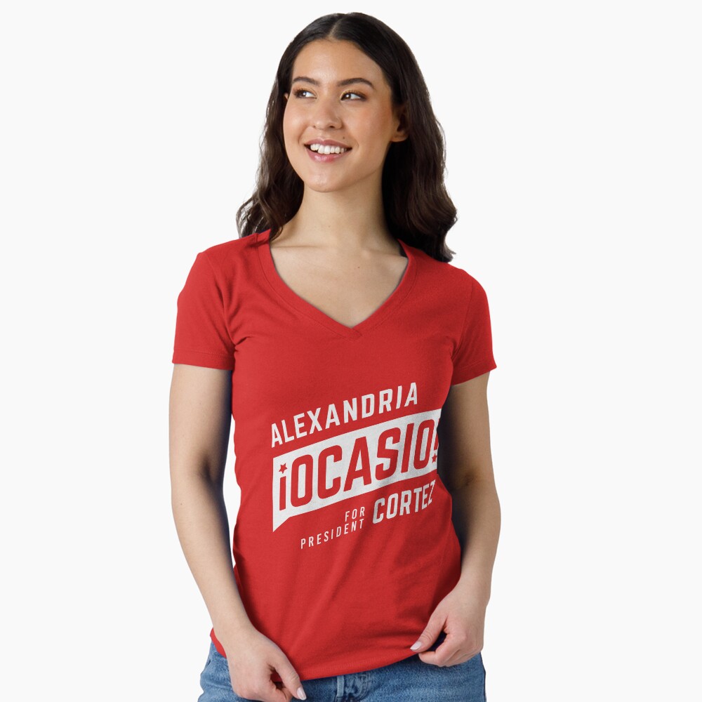 Aperçu de l'œuvre T-shirt moulant col V créée et vendue par popdesigner.