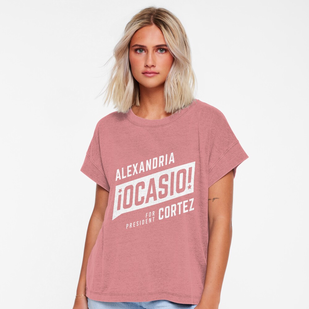 Aperçu de l'œuvre T-shirt décontracté créée et vendue par popdesigner.