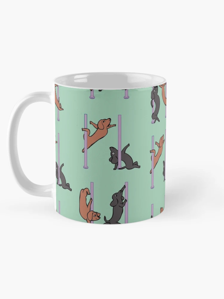 Aperçu 5 sur 6. Mug à café avec l'œuvre Teckel Pole Dancing Club créée et vendue par Huebucket.
